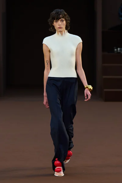 Look 12
